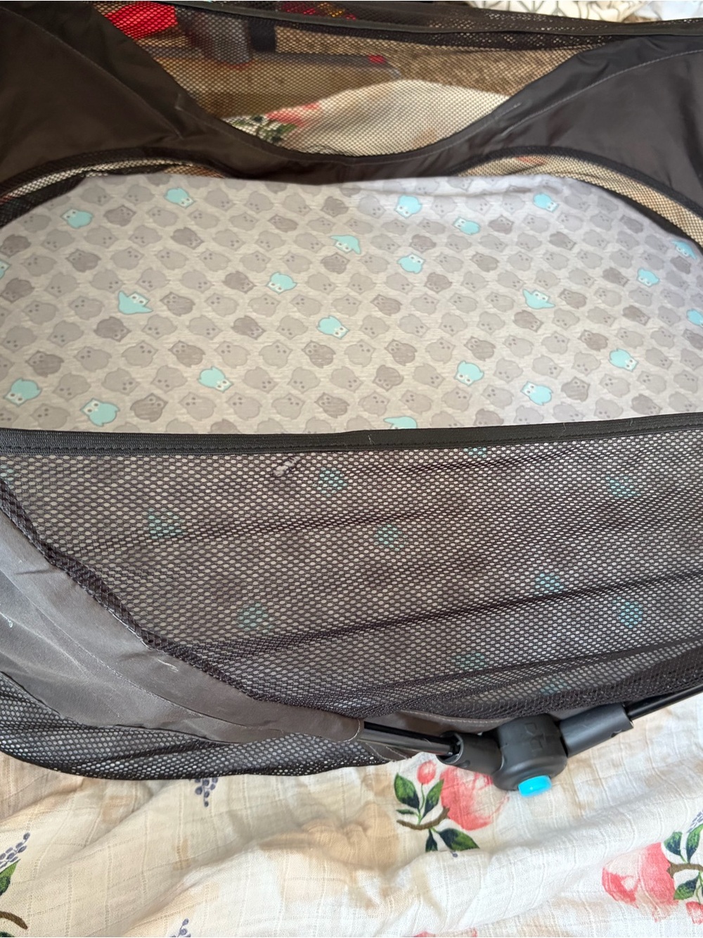 Brica baby travel bassinet - Picture 2 of 8